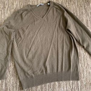Vince a cashmere V-neck sweater